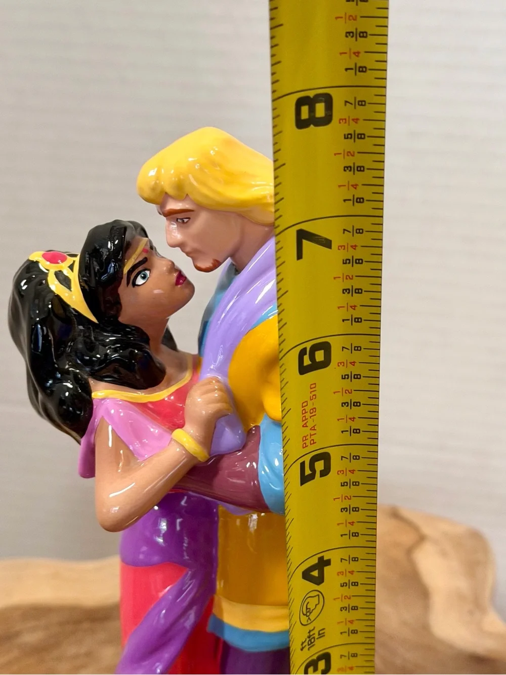 Disney Hutchback Of Notre Dame Esmeralda & Poebus